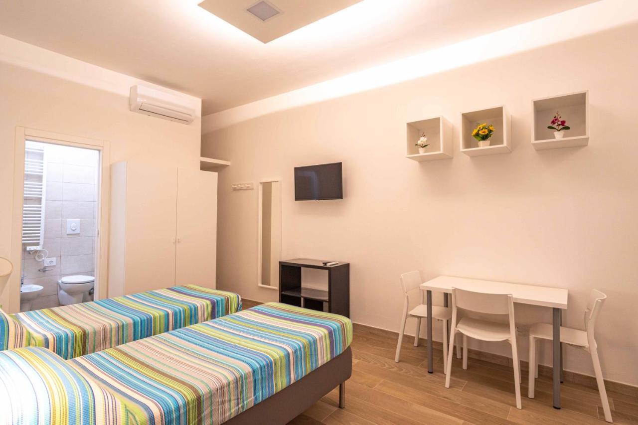 Seven Notes Guest House Бари Екстериор снимка