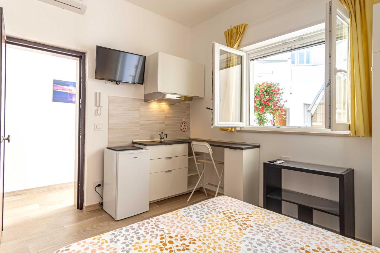 Seven Notes Guest House Бари Екстериор снимка